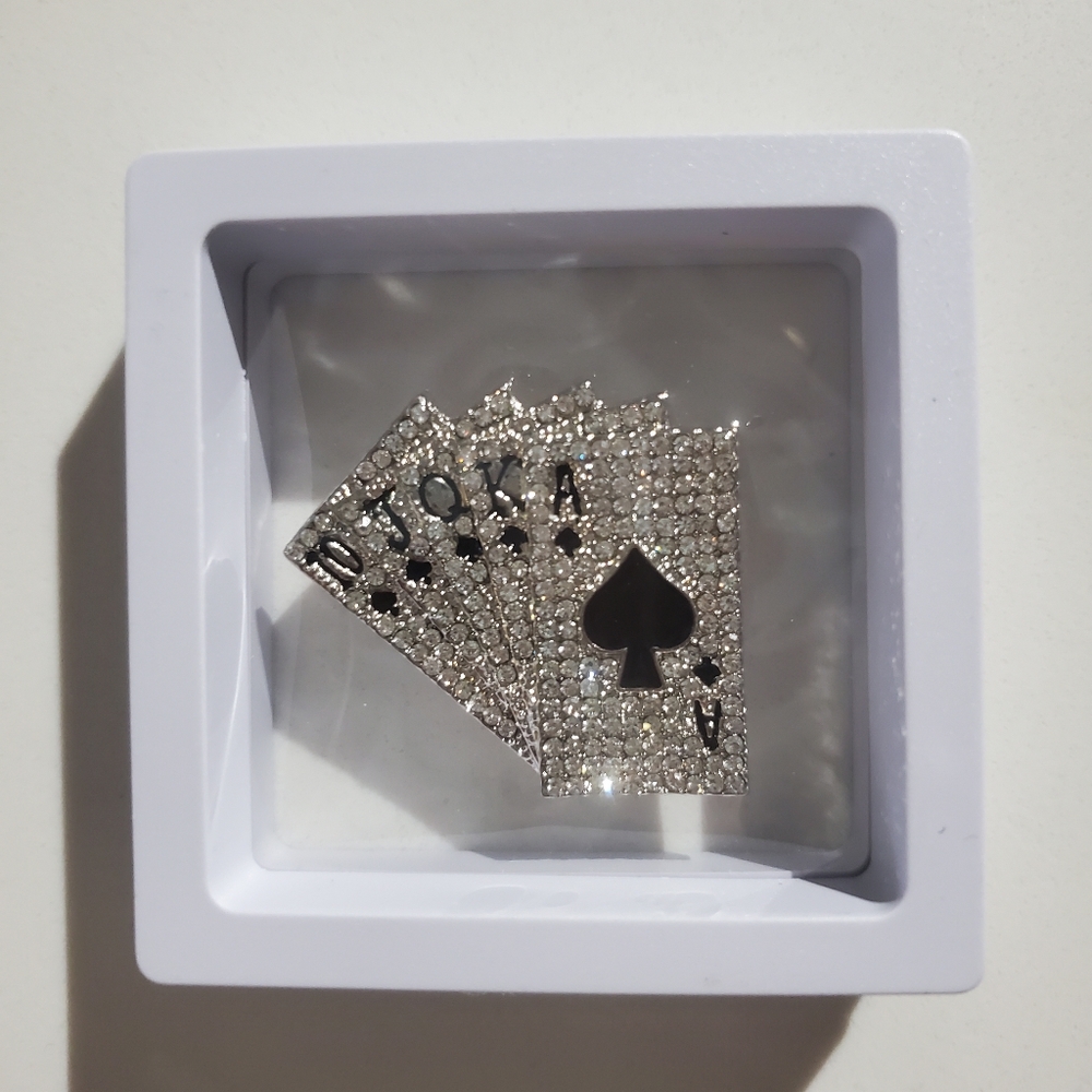 Change-your-luck Brooch - Picture 6 of 6